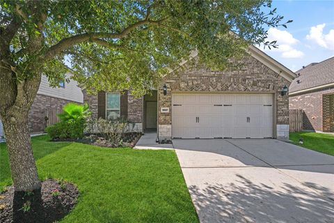 Photo of 16627 Lake Aquilla Lane, Houston, TX 77044 (MLS # 24571696)