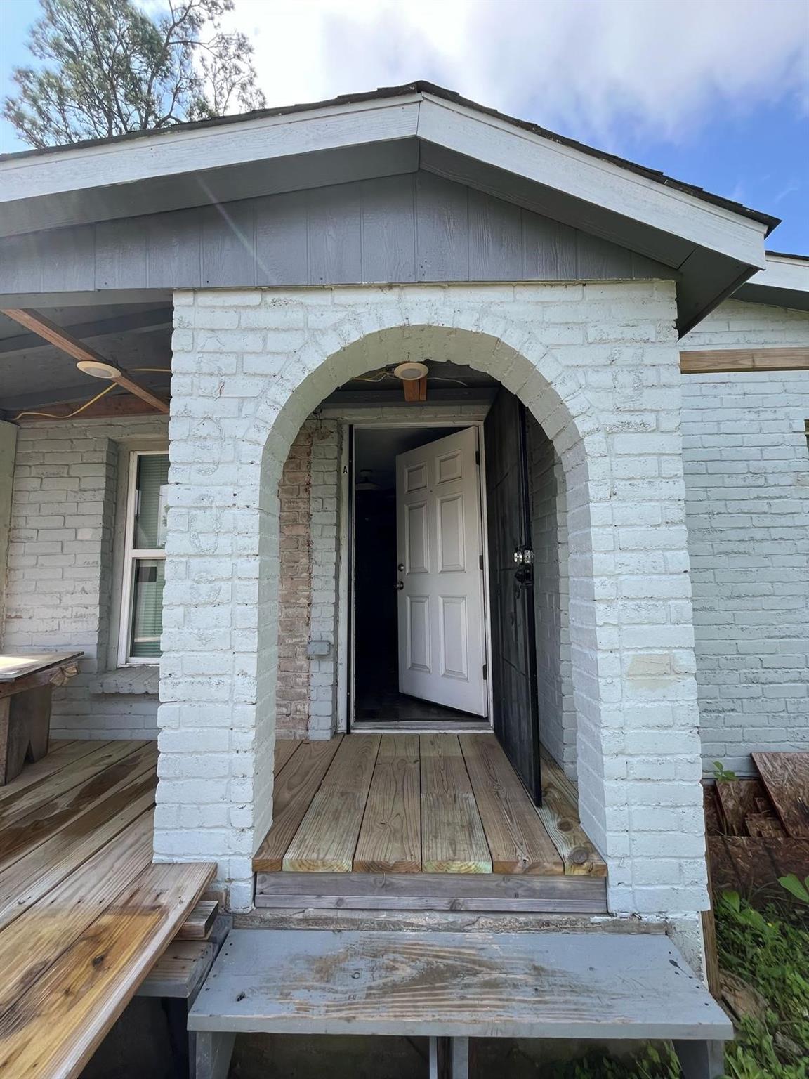 6908 Larkstone Street