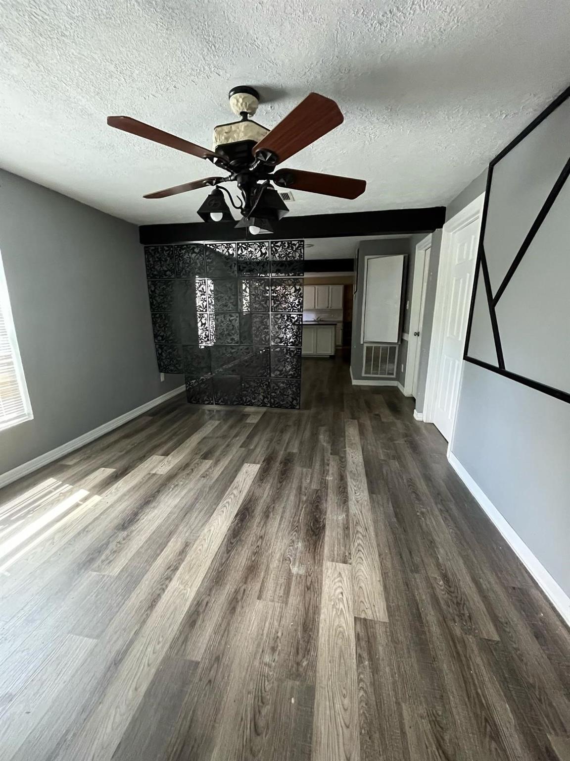 6908 Larkstone Street