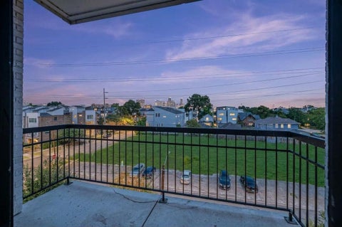 Condo For Rent - 1508 Blodgett Street #503<br/> Houston, TX 77004