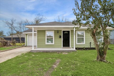 705 Westshire Drive Houston TX 77013