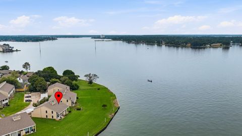 Photo of 144 April Point Drive S, Conroe, TX 77356 (MLS # 91970971)
