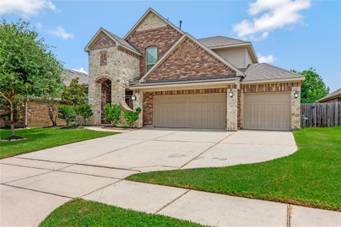 Homes For Sale - 23018 Southern Brook Trail<br/> Spring, TX 77389