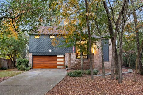 Photo of 14 Wakerobin Court, The Woodlands, TX 77380 (MLS # 49991774)