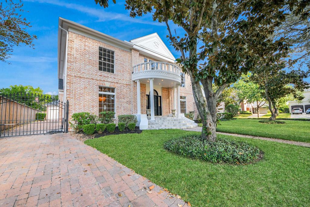 Photo of 93 Greensward Lane, Sugar Land, TX 77479 (MLS # 57277719)