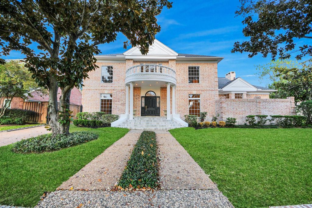 Photo of 93 Greensward Lane, Sugar Land, TX 77479 (MLS # 57277719)