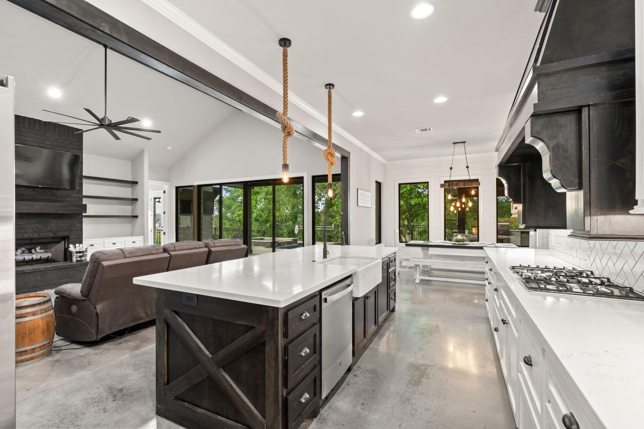 19178 Grandview Point