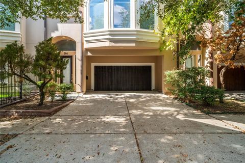 Photo of 704 Welch Street, Houston, TX 77006 (MLS # 43504693)