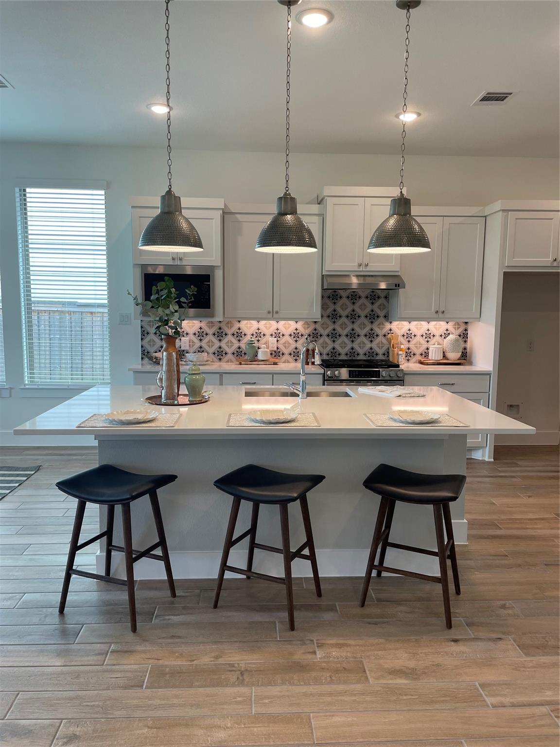32646 Fly Fish Way