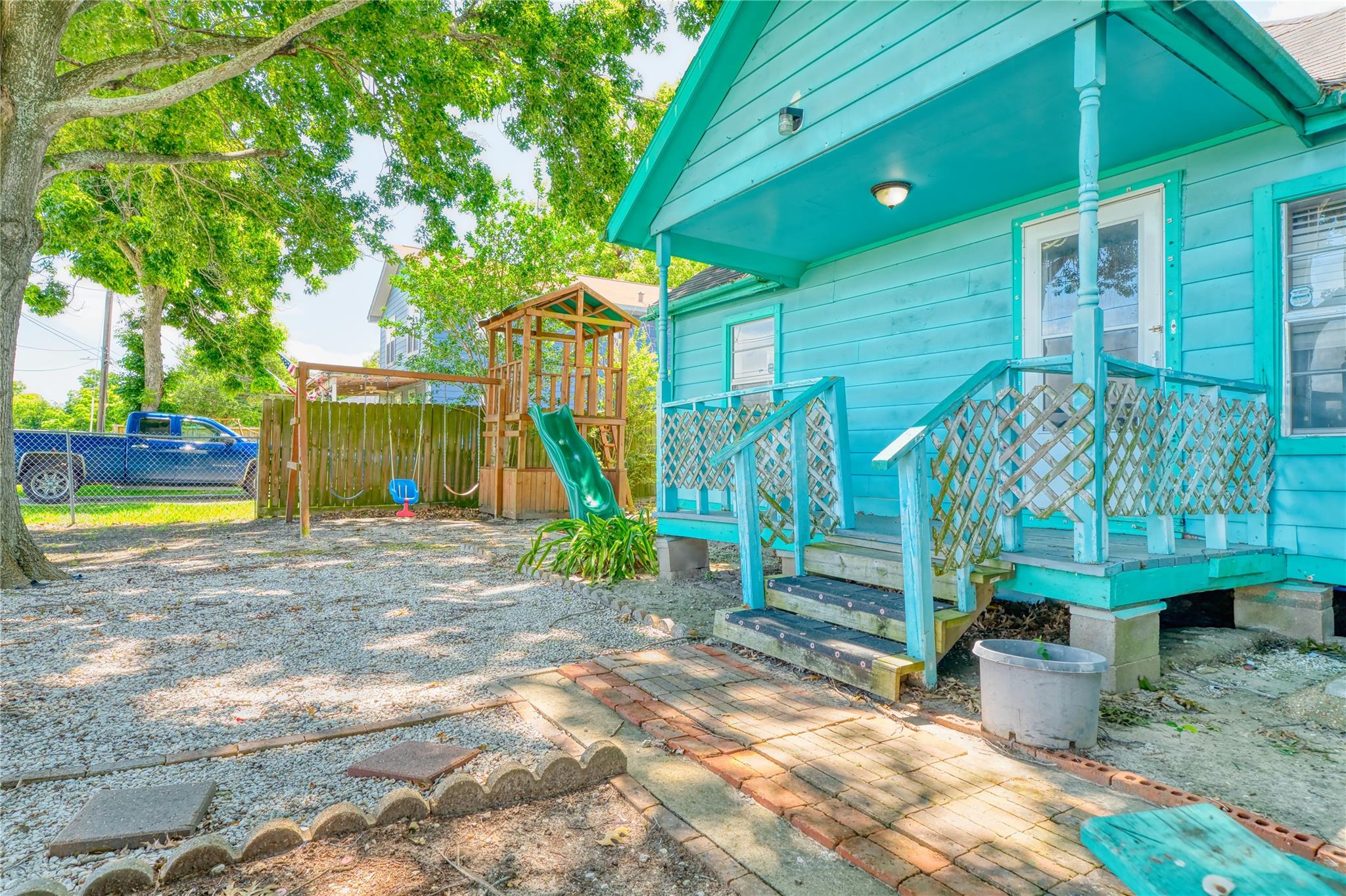 323 Avenue J