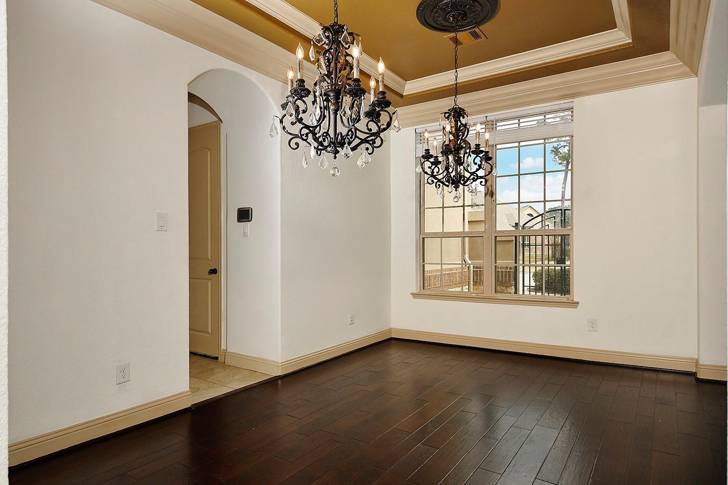 27 Tioga Place