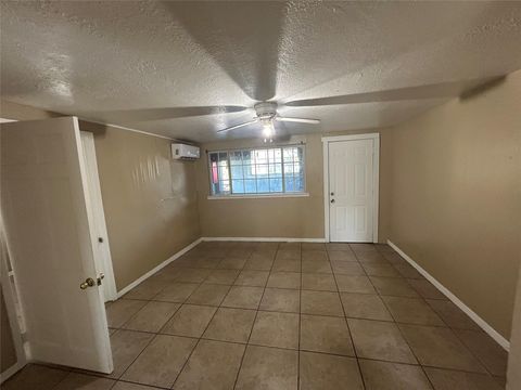 Photo of 4005 Irvington Boulevard #11, Houston, TX 77009 (MLS # 88854030)