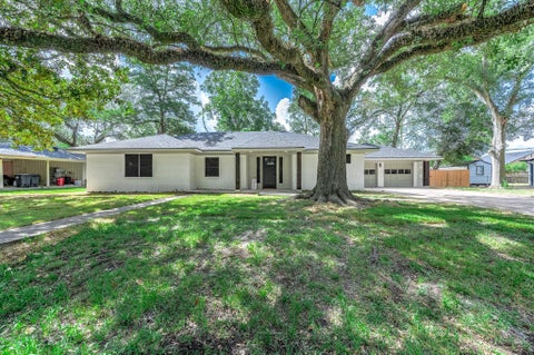Photo of 717 Cedar Lawn Drive, Alvin, TX 77511 (MLS # 95894802)
