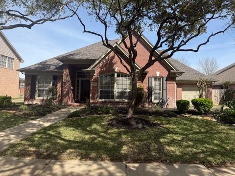 Homes For Sale - 6435 Hidden Crest Way<br/> Sugar Land, TX 77479