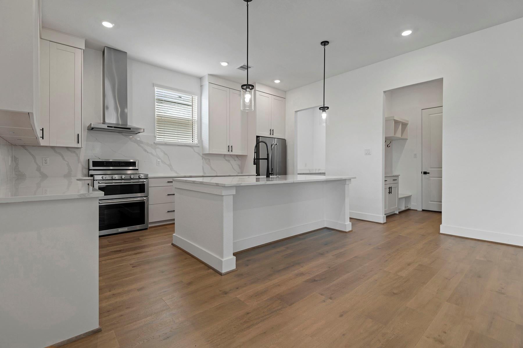 1911 Drover Lane