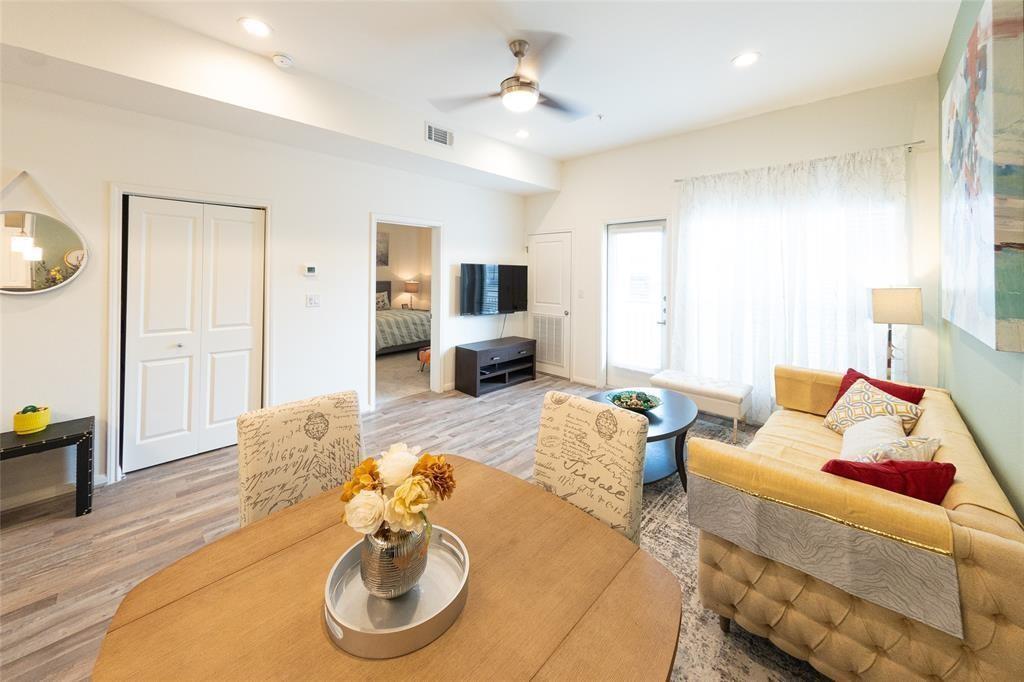 1207 Grand West Boulevard 1I