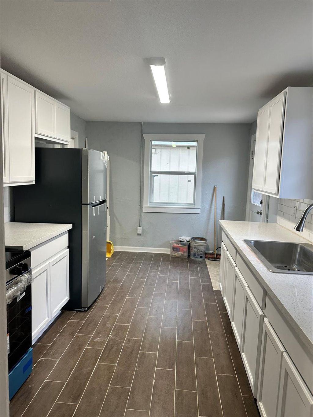 Photo of 912 W Cleveland Street, Alvin, TX 77511 (MLS # 33260887)