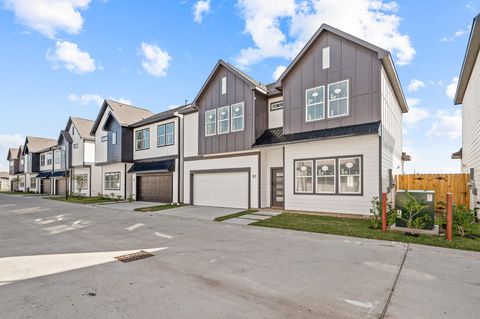 Photo of 6702 Metro Village Blvd #10, Houston, TX 77083 (MLS # 93855312)