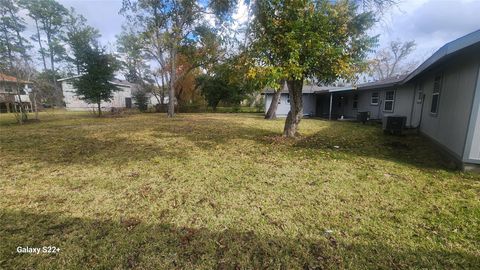 Photo of 2319 Hollywood Street, Dickinson, TX 77539 (MLS # 74537569)