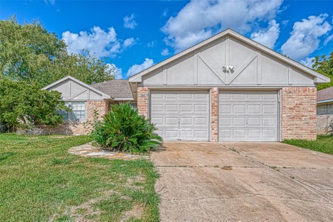 Photo of 714 Canyon Garden Drive, Katy, TX 77450 (MLS # 34302444)