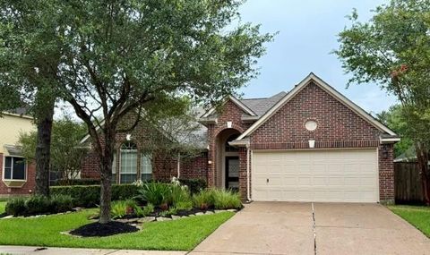 Homes For Sale - 6710 High Knoll Drive<br/> Sugar Land, TX 77479