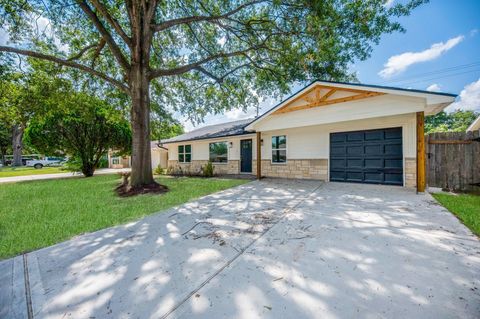 Photo of 5221 Libbey Lane, Houston, TX 77092 (MLS # 66163819)