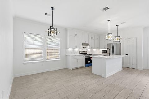 Tiny photo for 6037 S Acres Drive, Houston, TX 77048 (MLS # 13244218)