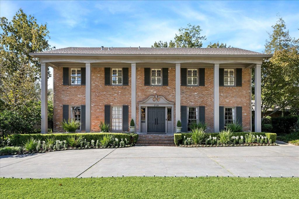 Photo of 319 Longwoods Lane, Houston, TX 77024 (MLS # 3019517)