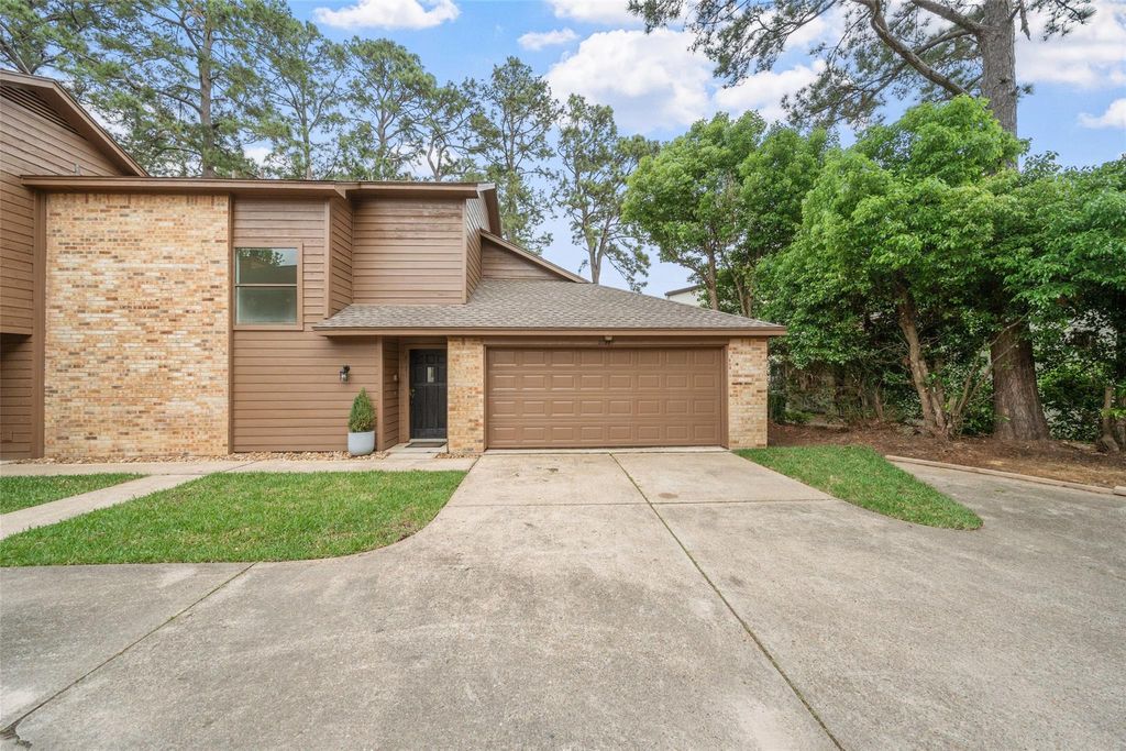 Photo of 20271 Sunny Shores Drive, Humble, TX 77346 (MLS # 33147391)