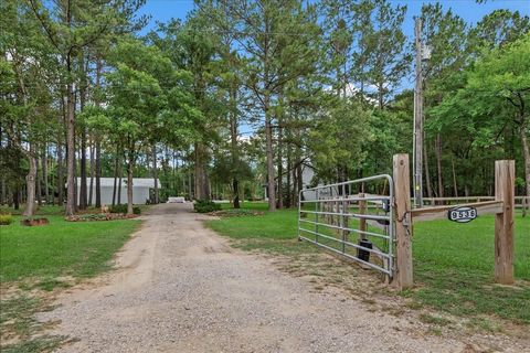 Photo of 9536 County Road 208, Navasota, TX 77868 (MLS # 14829195)