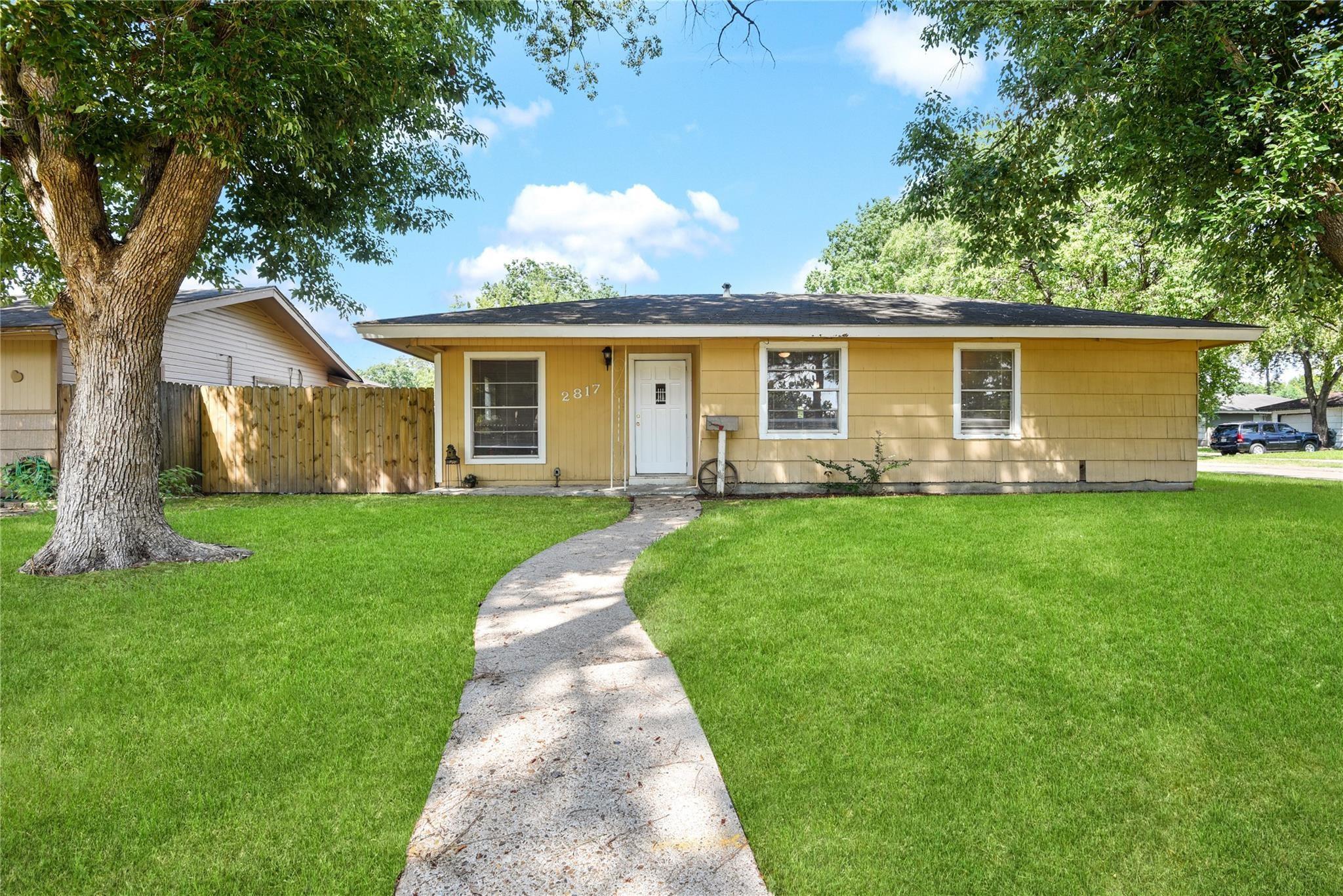 2817 Lancaster Lane