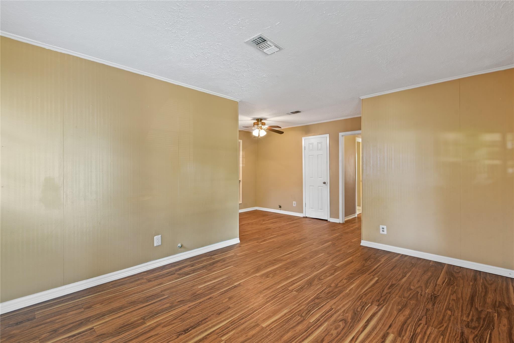 2817 Lancaster Lane