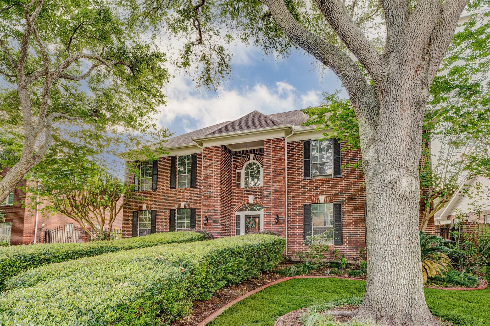 2106 Shade Crest Drive
