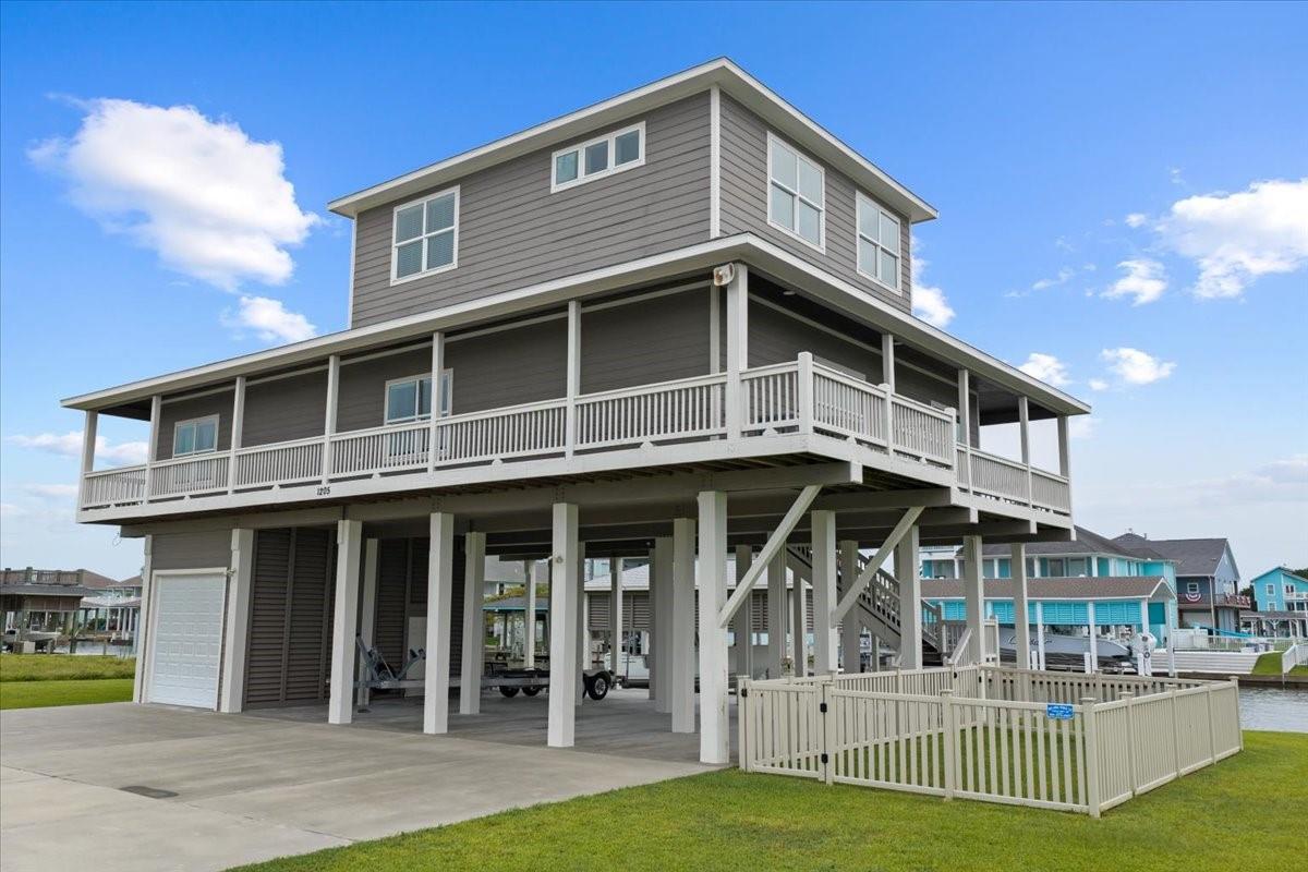 1205 Lagoon Drive