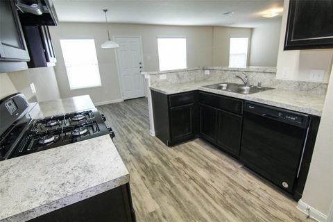 Photo of 6011 Peaceful Ridge Drive, Houston, TX 77048 (MLS # 51042249)