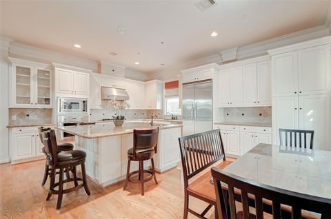 Tiny photo for 4623 Laurel Street, Bellaire, TX 77401 (MLS # 37820807)