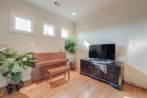 Tiny photo for 4623 Laurel Street, Bellaire, TX 77401 (MLS # 37820807)