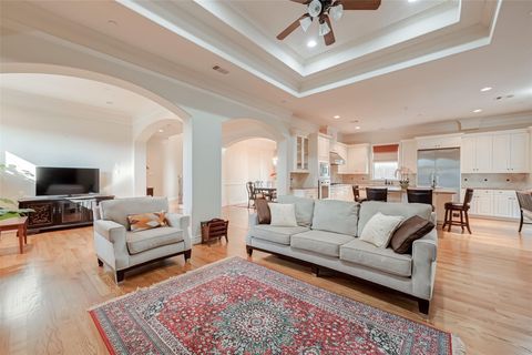 Tiny photo for 4623 Laurel Street, Bellaire, TX 77401 (MLS # 37820807)