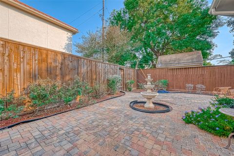 Tiny photo for 4623 Laurel Street, Bellaire, TX 77401 (MLS # 37820807)