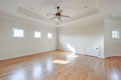 Tiny photo for 4623 Laurel Street, Bellaire, TX 77401 (MLS # 37820807)