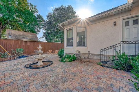 Tiny photo for 4623 Laurel Street, Bellaire, TX 77401 (MLS # 37820807)