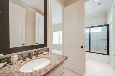 Tiny photo for 4623 Laurel Street, Bellaire, TX 77401 (MLS # 37820807)