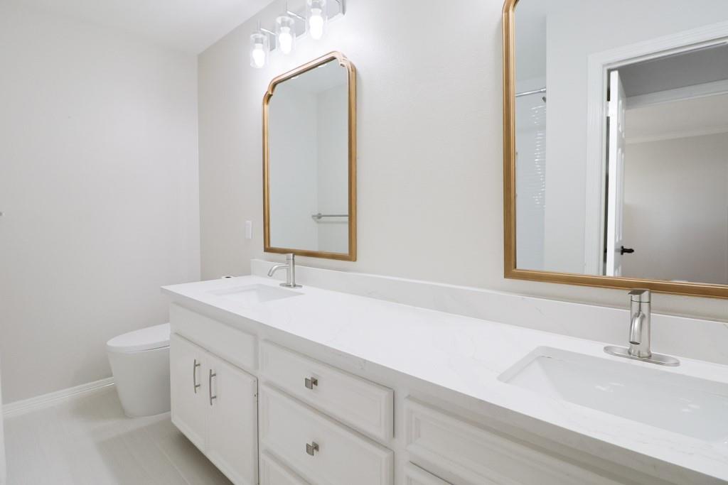 Giddings, Texas 78942, United States, 6 Bedrooms Bedrooms, ,5 BathroomsBathrooms,Residential,Active,220805