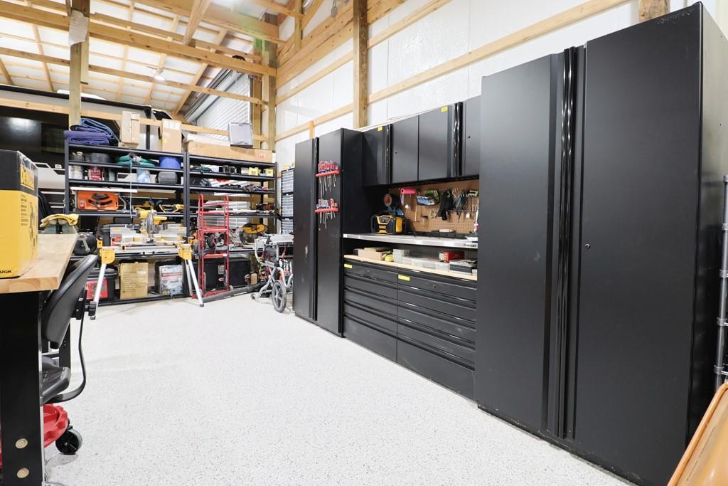 Giddings, Texas 78942, United States, 6 Bedrooms Bedrooms, ,5 BathroomsBathrooms,Residential,Active,220805