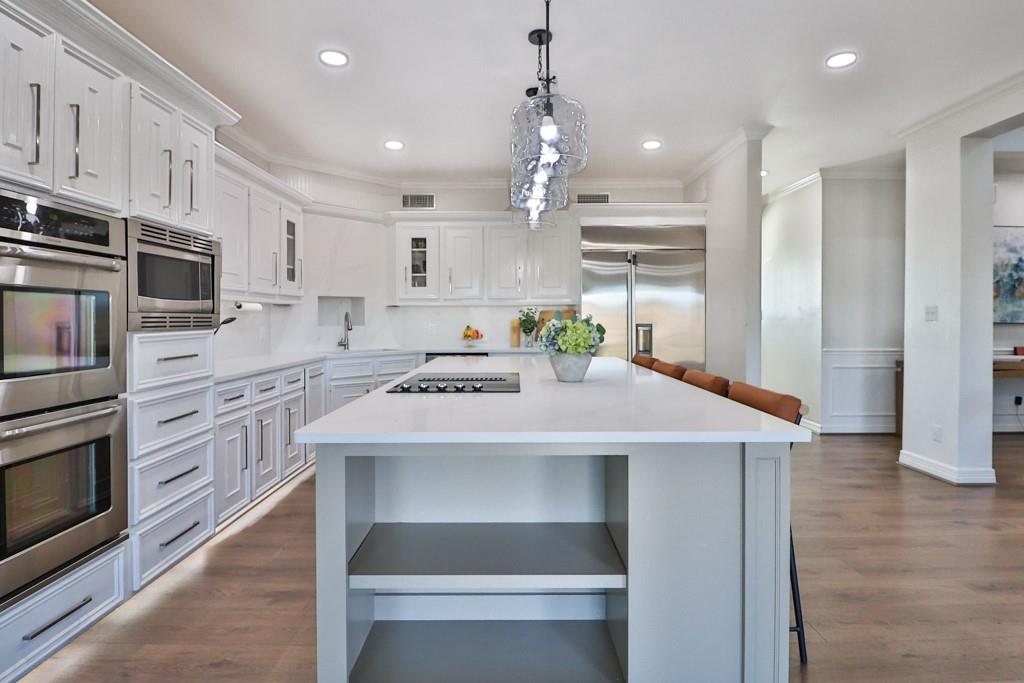 Giddings, Texas 78942, United States, 6 Bedrooms Bedrooms, ,5 BathroomsBathrooms,Residential,Active,220805