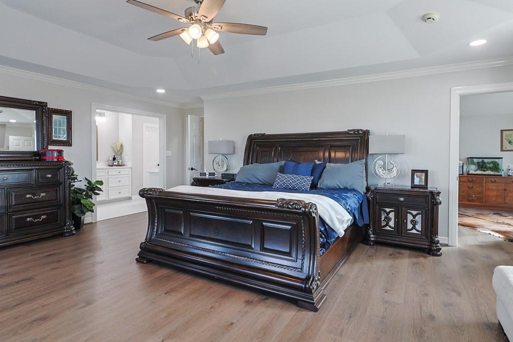 Giddings, Texas 78942, United States, 6 Bedrooms Bedrooms, ,5 BathroomsBathrooms,Residential,Active,220805