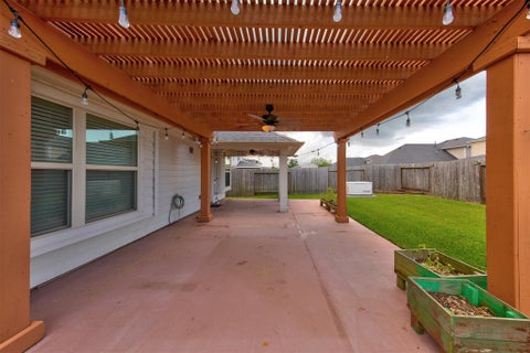 Tiny photo for 5227 Bay Lane, Bacliff, TX 77518 (MLS # 90346646)