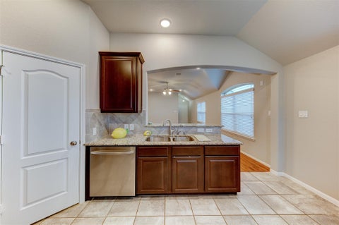 Tiny photo for 5227 Bay Lane, Bacliff, TX 77518 (MLS # 90346646)