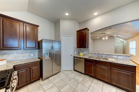 Tiny photo for 5227 Bay Lane, Bacliff, TX 77518 (MLS # 90346646)