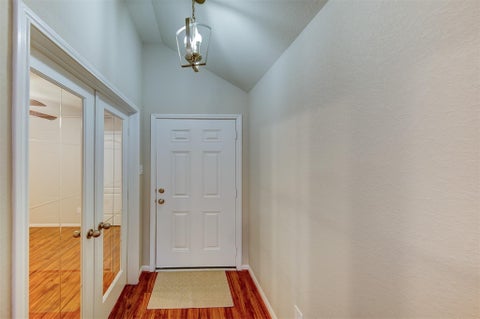Tiny photo for 5227 Bay Lane, Bacliff, TX 77518 (MLS # 90346646)